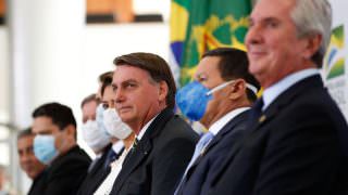 Governo negocia novo auxílio aos informais, afirma Bolsonaro