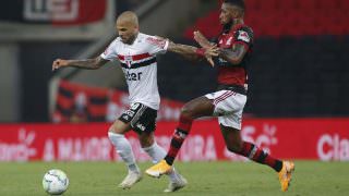 Flamengo visita São Paulo em busca de título do Brasileiro