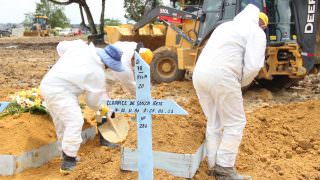 Corpos enterrados em covas coletivas em Manaus serão exumados