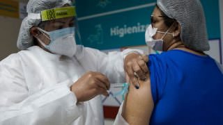 Prefeitura reforça vacinação com nova etapa para trabalhadores da saúde