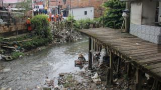 Prefeitura revitaliza ponte de madeira no bairro Alvorada