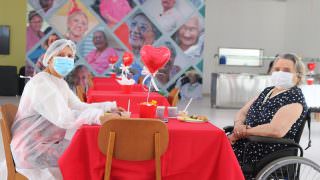 Fundação Dr. Thomas promove almoço especial para idosas