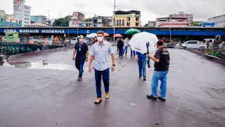 Vice-prefeito vistoria construção de pontes e de balsa para feirantes