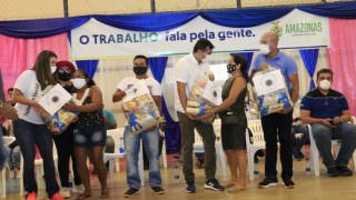 Wilson Lima entrega mais de 1.800 cestas básicas para famílias em Baruri