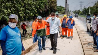 Prefeitura implanta calçada na avenida Cosme Ferreira