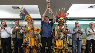 Governo entrega equipamentos agrícolas a indígenas