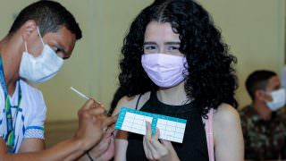 Manaus começa vacinação de reforço em pessoas a partir de 18 anos
