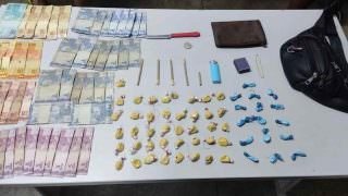 Adolescente é apreendido e um homem é preso por tráfico de drogas