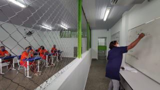 Sistema prisional inicia ano letivo com mais de 700 internos inscritos