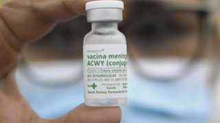 Vacina contra meningite busca crianças de 11 anos com dose em atraso