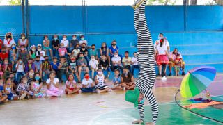 Prefeitura leva ‘O Circo Chegou’ a crianças de escola da Zona Leste
