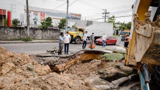 Prefeitura realiza obra emergencial de drenagem no Monte das Oliveiras