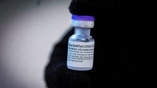 Covid-19: nova remessa de vacinas da Pfizer chega ao país