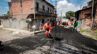 Prefeitura implanta infraestrutura total em rua no Tancredo Neves