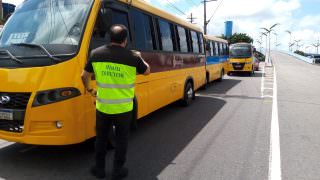 Prefeitura de Manaus fiscaliza mais de 80 ônibus na Zona Leste