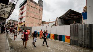 Prefeitura libera rua Henrique Martins após obras de contenção de erosão