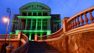 Teatro Amazonas e Teatro da Instalação fecham shows com artistas locais