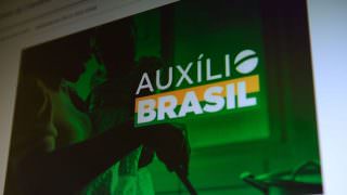 Caixa paga Auxílio Brasil para beneficiários com NIS final 3