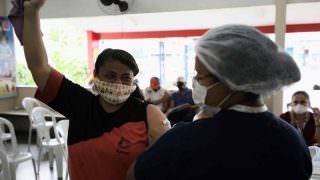 Carreta Vacina Amazonas segue imunizando moradores do Tarumã