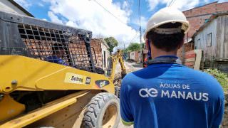 Águas de Manaus utiliza equipamento para implantar tubulações de água
