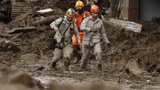 Bombeiros de Santa Catarina chegam a Petrópolis para reforçar buscas