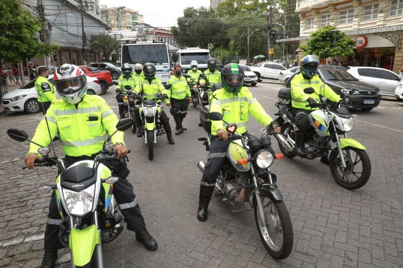 Agentes de trânsito (Foto: Sidney Mendonça/IMMU) Prefeitura informa que número de suporte de trânsito está temporariamente inoperante