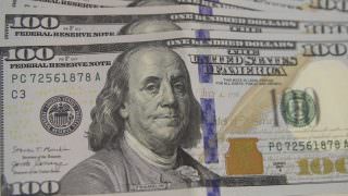Dólar cai para R$ 5,05 após endurecimento de sanções contra Rússia