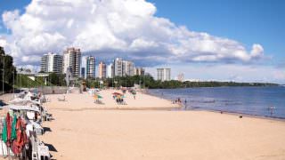 Corpo de Bombeiros alerta para cuidados com crianças na praia da Ponta Negra