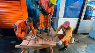 Prefeitura de Manaus instala passarelas na feira Manaus Moderna