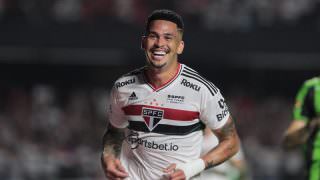 Com um a menos, São Paulo segura América-MG e avança na Copa do Brasil