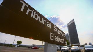 TSE marca para dia 10 julgamento de três ações contra Bolsonaro e Braga Netto