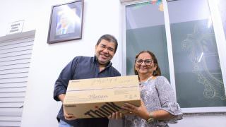 Prefeitura de Manaus entrega computadores para modernizar Cras