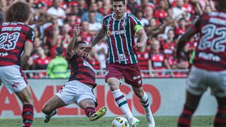 Fluminense bate Flamengo e dorme na vice-liderança do Brasileiro
