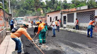 Riacho Doce recebe serviços do programa 'Asfalta Manaus'