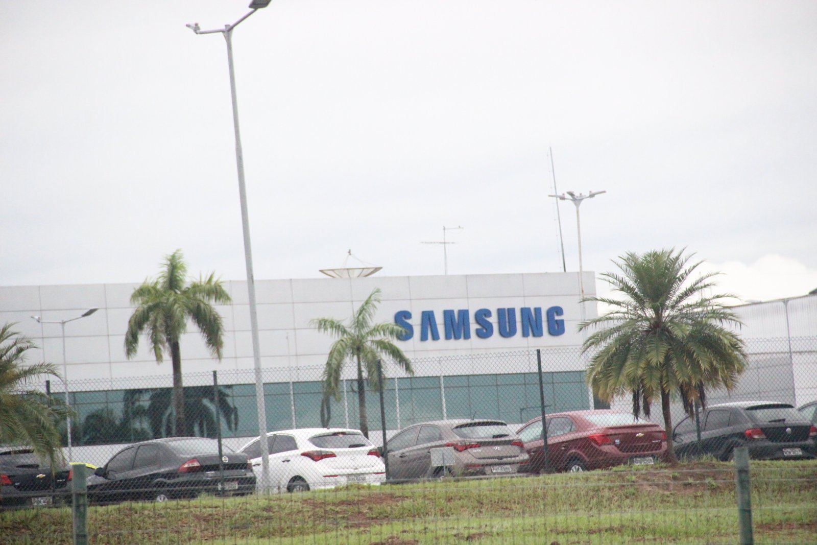 Samsung (Foto: Arquivo/Josemar Antunes) Homens são baleados e invadem Samsung em Manaus