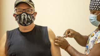 Vacinação contra a Covid-19 acontece em 75 pontos de Manaus