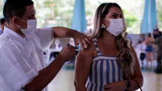 Vacinação contra Covid-19 chega a shoppings centers de Manaus