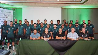 Manaus apresenta elenco com 25 jogadores para temporada 2023