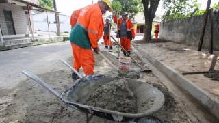 Prefeitura implanta 100 metros de calçada no bairro Petrópolis