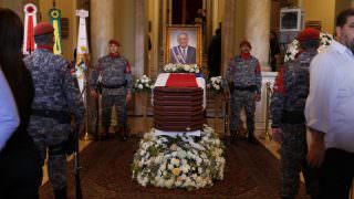 Funeral do ex-governador Amazonino Mendes é realizado no Teatro Amazonas