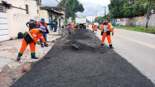 Prefeitura realiza obras de revitalização asfáltica na avenida Timbiras
