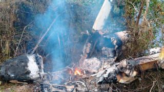 Avião cai e explode no Amazonas; piloto fica gravemente ferido