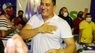 Prefeito de Borba fecha R$ 1,8 milhão com materiais de expediente e informática