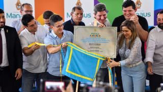 Prefeito David Almeida reinaugura escola municipal Edinir Telles