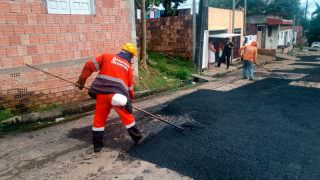 Zona Centro-Oeste recebe serviços de infraestrutura básica da Prefeitura de Manaus