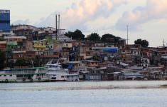 Cheia no AM já afeta quase 140 mil famílias, diz boletim