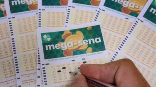 Mega-sena acumula novamente e prêmio vai para R$ 105 milhões