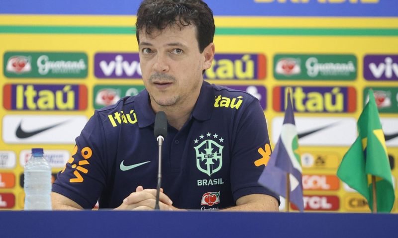 Fernando Diniz, técnico interino do Brasil (Foto: Vitor Silva/Agência Brasil) “Brasil não jogou mal” avalia Diniz, após 1 a 1 com Venezuela em casa