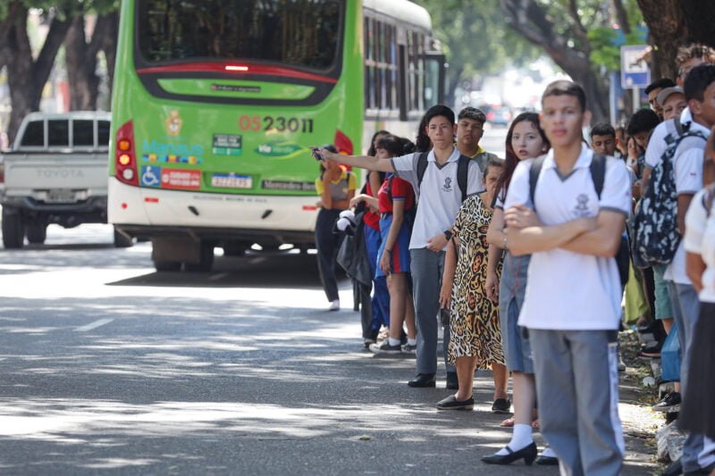 Estudantes (Foto: Tiago Corrêa/UGPE) Governo do Amazonas repassa recursos do Passe Livre Estudantil