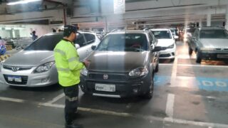 Prefeitura fiscaliza vagas de estacionamento para PcDs e idosos